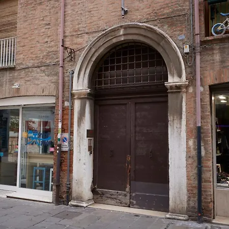 Likehome San -3rooms - 10persone -ferrara 아파트 페라라